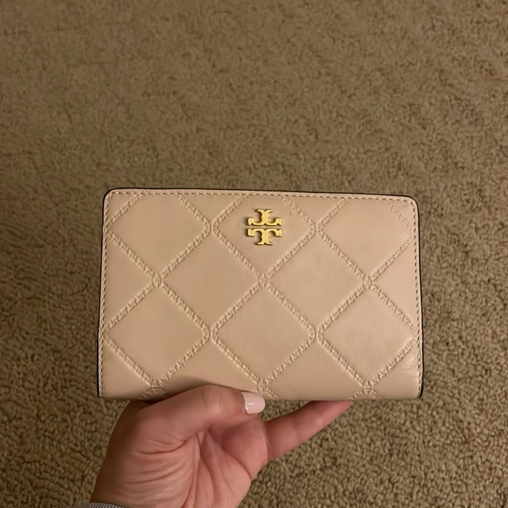 Tory Burch quilted wallet